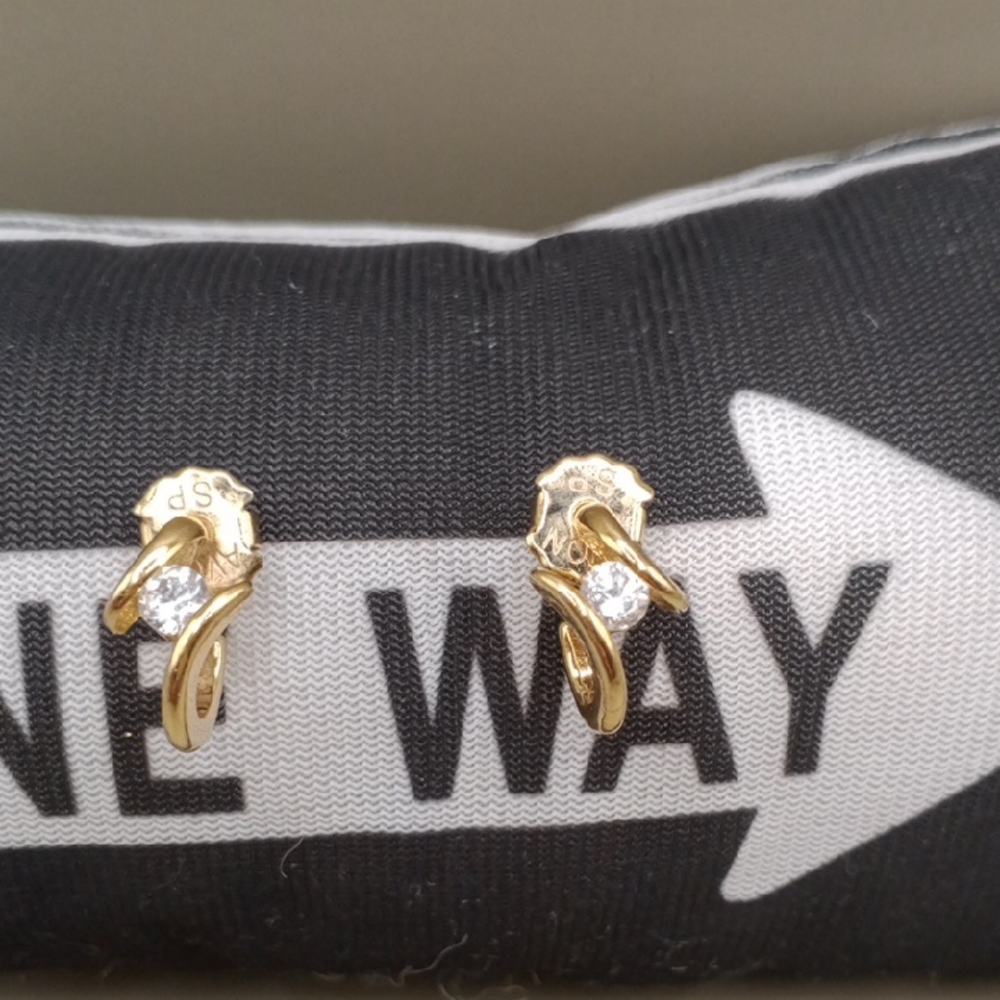 Avon Vintage SP Elegant Gold and Silver Stud Earrings